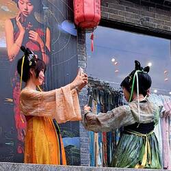 The 'selfie' photo version.