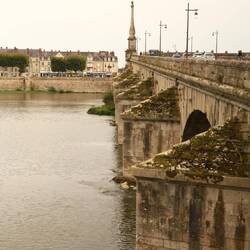 Blois ganz in grau