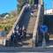 Bueno, quedaba esta escalera que me.esperaba al llegar a destino. Casi me desmayo al verla.
