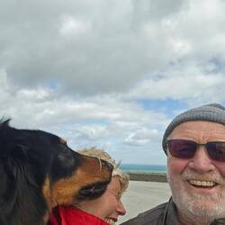 Imko ist ziemlich aufdringlich beim Selfie