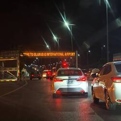 Erster Check-Point vor dem Airport