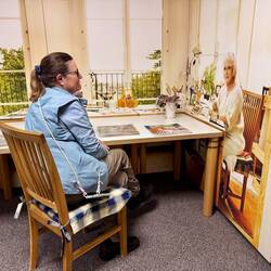 Ich sitze mit ihr am Tisch 🤩