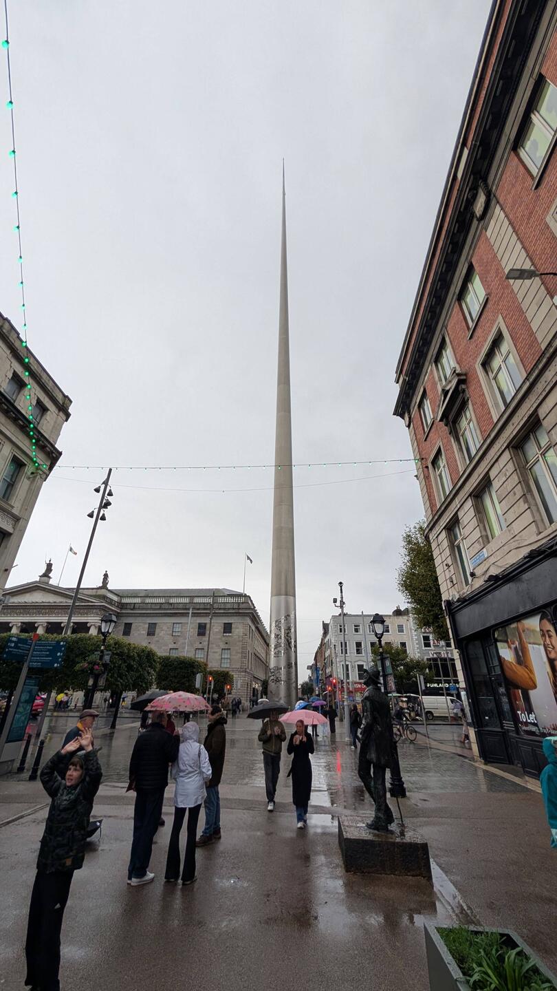 The Spire - eine Nadel aus Edelstahl - 120m hoch