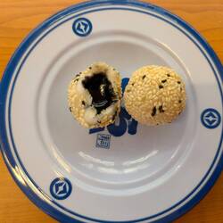 Sesamkugel mit Bohnenpaste