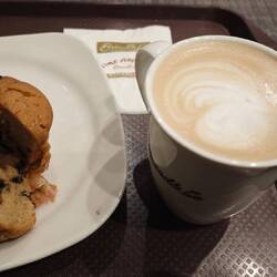 Cappuccino am ISL Airport