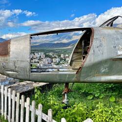 Ein amerikanisches Militärflugzeug 1956 gelandet und zurückgelassen. Zu wenig Sprit oder Spionage???