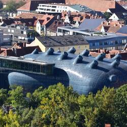 dieses Bild vom "friendly Alien" entstand natürlich gestern vom Schloßberg aus