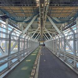 Und einem Radweg unterhalb der Straße