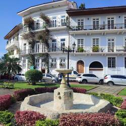 Plazoleta Medio Baluarte