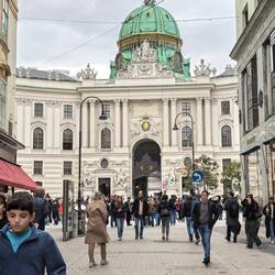 Spanische Hofreitschule on Michaeletplatz.