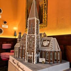 A gingerbread version of St Stephen's.