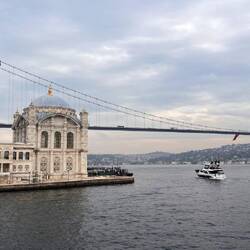 Ortaköy mit Bosporusbrücke