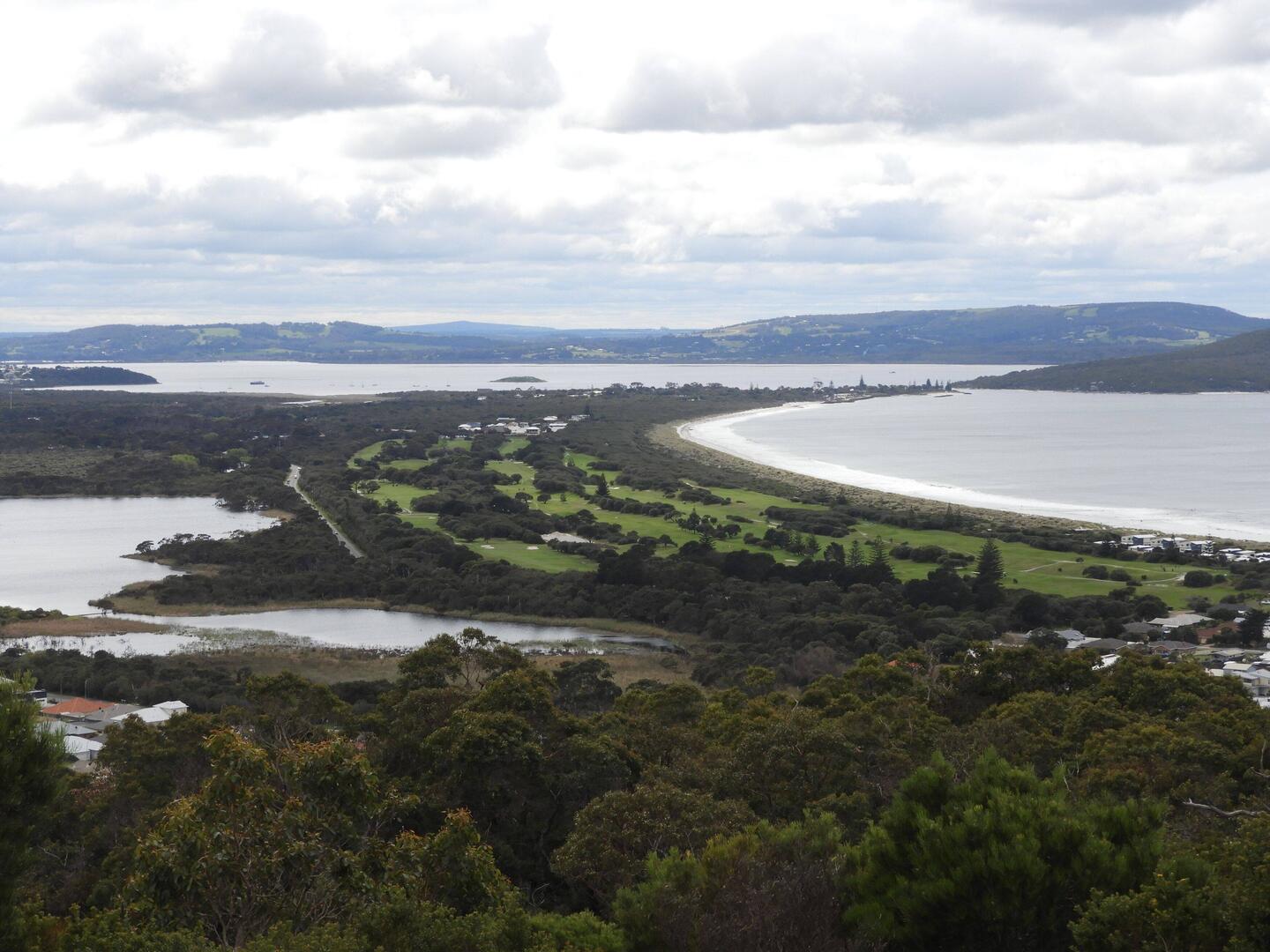 We stayed at caravan park at Emu Point (centre right)