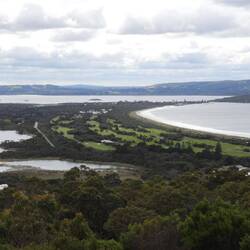 We stayed at caravan park at Emu Point (centre right)