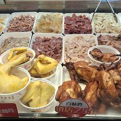 There are always interesting and unique (to us) things to see in a Chinese local market..