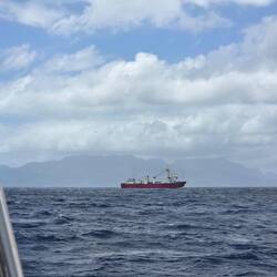 Bateau de ravitaillement des îles