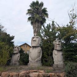 Sind wir denn hier auf den Osterinseln?