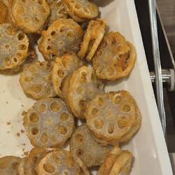 Und dazu noch frittierte Lotusblüten - für uns alles eine Nummer zu hart