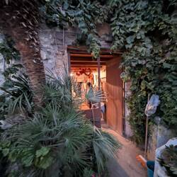 Besuch bei Maria wo wir Wein und Marmelade kaufen