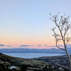 Blick hinunter in Richtung Guidaloca Beach