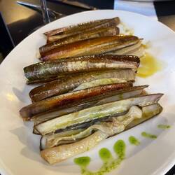 Razor clams with mint