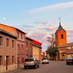 Full moon in the morning 🌝