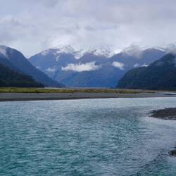 Haast River, es wird heller