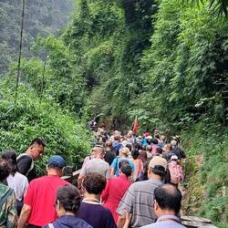 Crazy crowds. Last day of Golden Week.