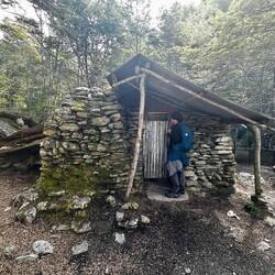 Sam Summer (Goldgräber) hat hier bis 1997 gelebt, bis im Alter von 92!