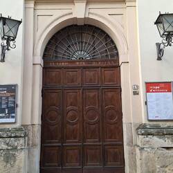 Eingang zum früheren Theatrino della Academia Philarmonica - heute: Teatro Bibiena