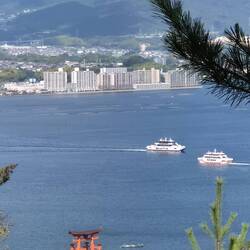 Blick vom Aufstieg auf das Tor