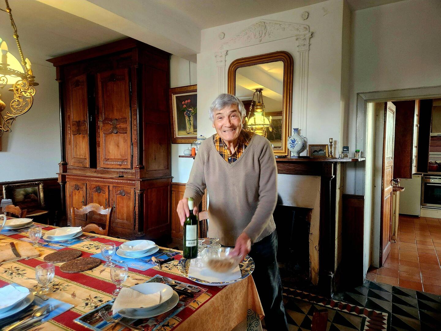 Raoul getting the wine ready