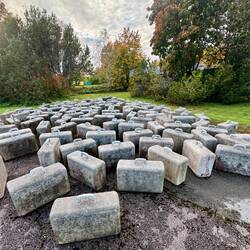 100 Koffer aus Viinistu