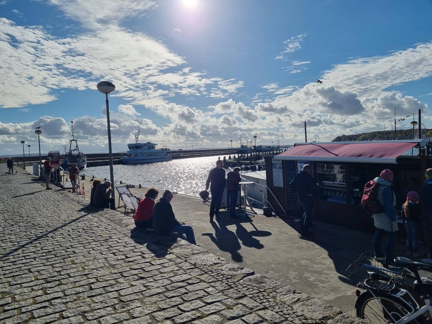 Natürlich gab es auch ein Fischbrötchen