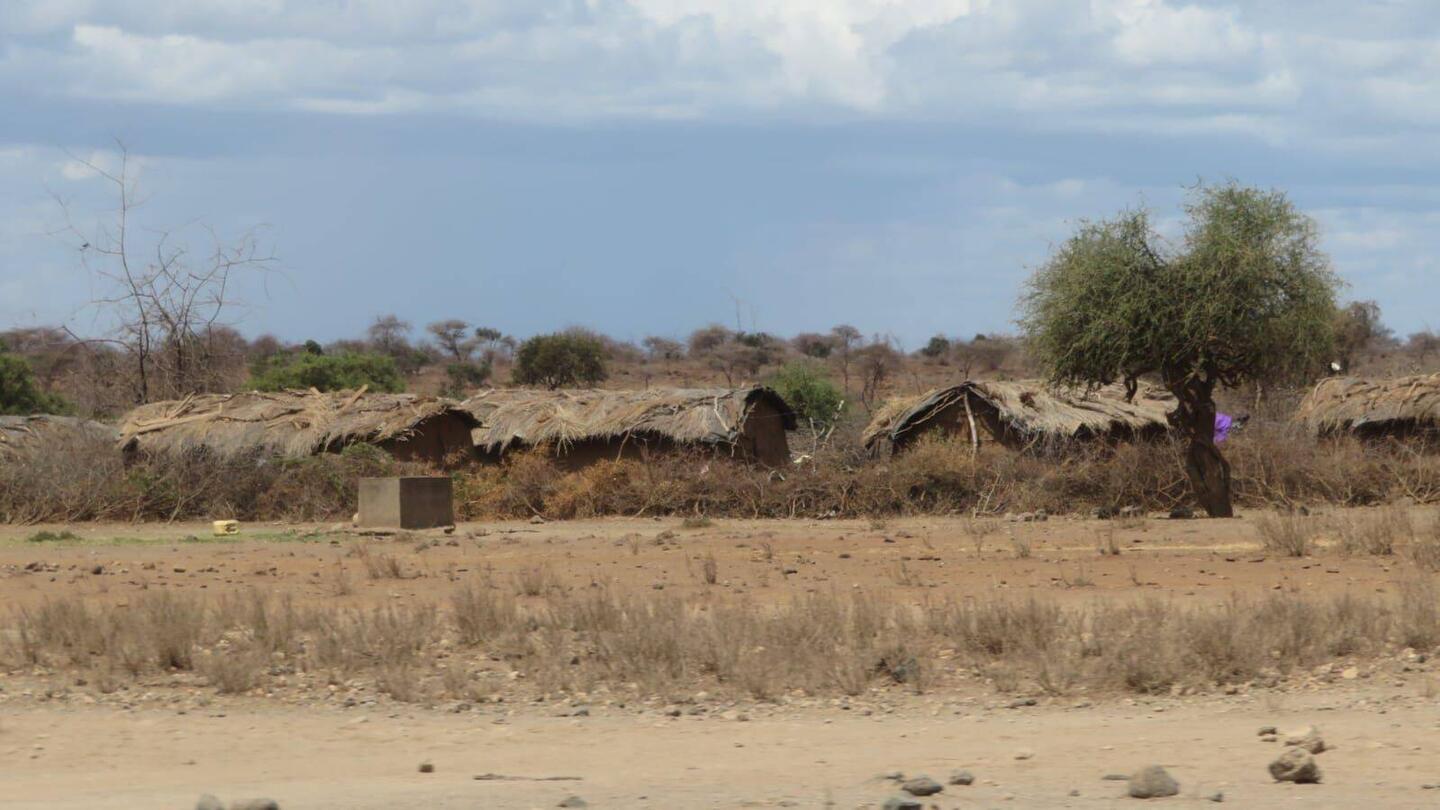 Maasai Dorf in der Nähe des Parkeingangs