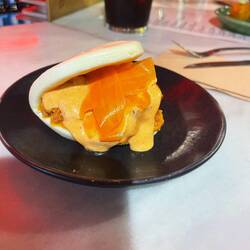 Pork bao with spicy sauce