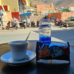 Schon mein 3. Siebträger heute nebst Gebäck & Wasser