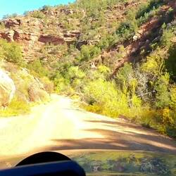 In den Canyon hinunter