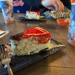 Oreo-Strawberry-Cheesecake - sehr sehr mächtig.