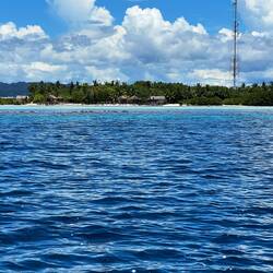 Der Südwesten der Insel vom Boot aus