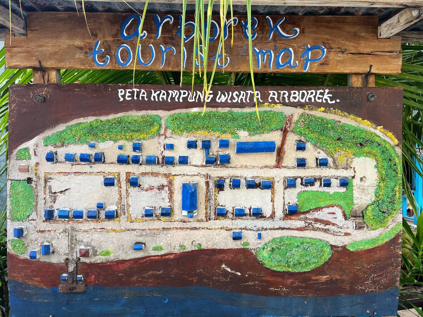 Ein Dorfplan von unseren Insel, leider Kopfüber, unser Camp wäre hier in der Ecke oben links