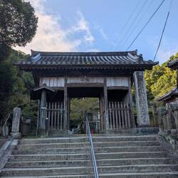 Temple 11, old and wooden gate