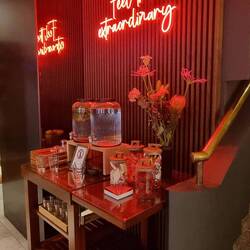 Candybar mit Getränken und auch Äpfeln