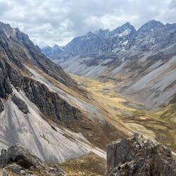 We enter a long and profound U-shaped valley