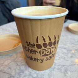 Kaffee trinken im "The other Paw".