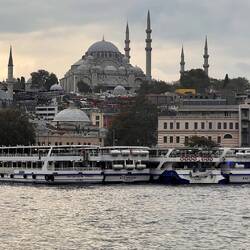 Dann gehts in die Sülemaniye- Moschee oben am Berg.