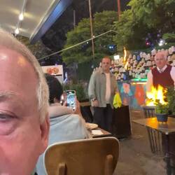 Gulasch aus dem Tontopf mit Tourishow inclusive??