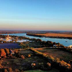 Blick über die Rhone ins Hinterland von Saline de Giraud