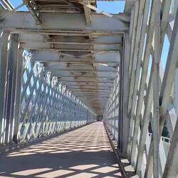 Cruzando el río Minho para entrar a....