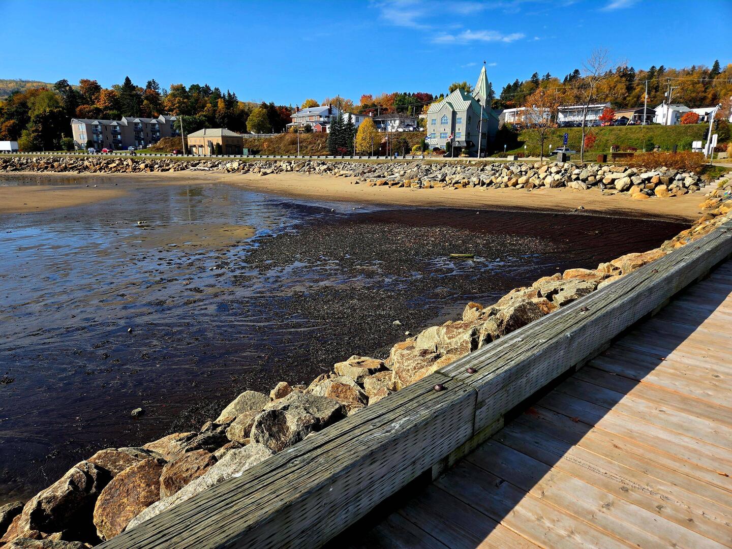 Low tide at La Malbaie 10:30 am